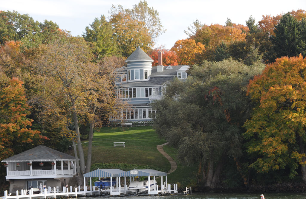 the-echoes-lakefront-home-lake-geneva